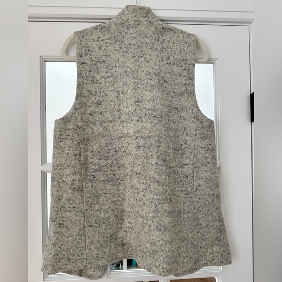 Club Monaco gray wool vest. Size M - Picture 4 of 6